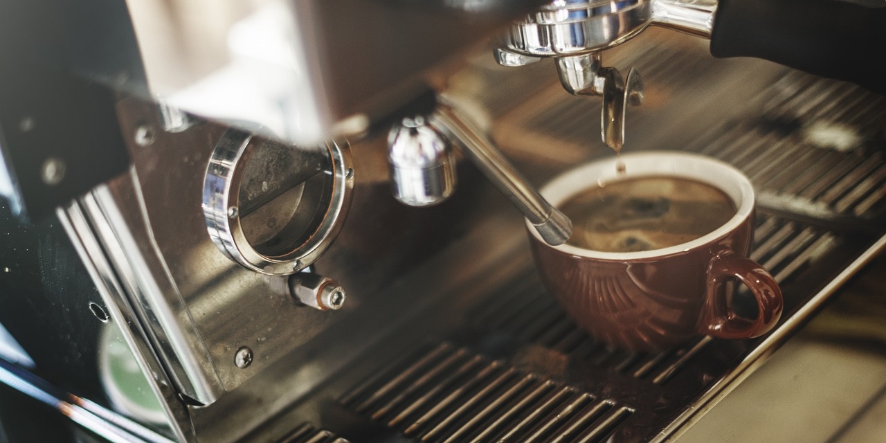 Konserwacja ekspresów marki – jak dbać o swoją kawę?